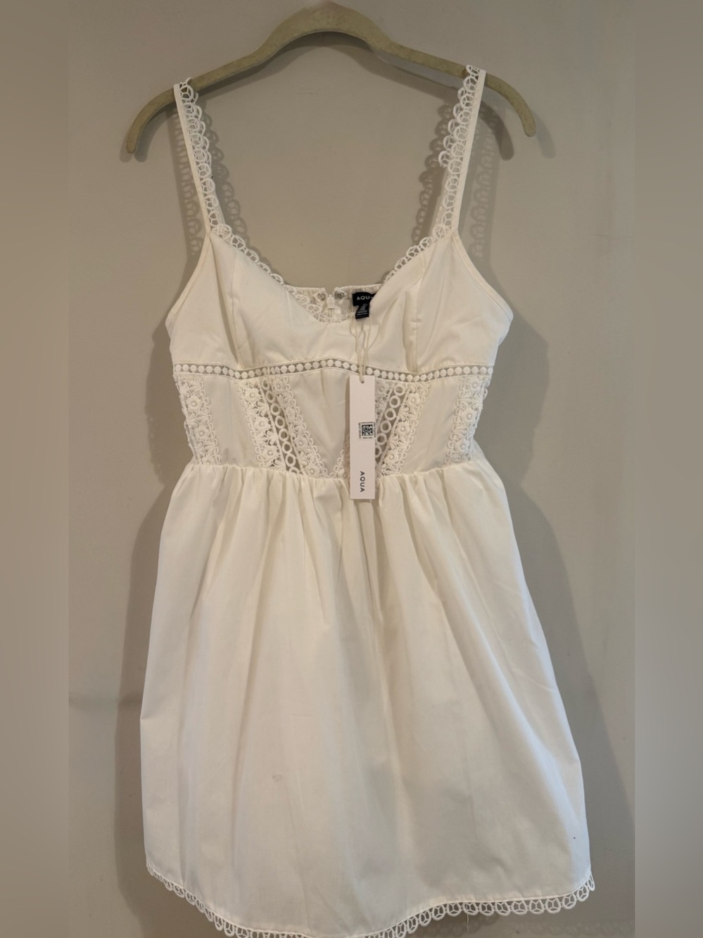 NWT Aqua Bloomingdale’s White Lace Mini Dress, Size Medium